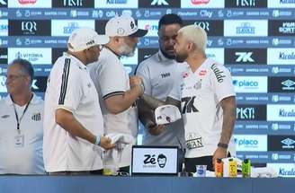 Inicialmente, Gabigol atuará por empréstimo por uma temporada no Santos junto ao Cruzeiro, mas sem opção de compra no vínculo –