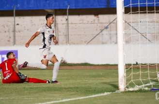 Maricá e Athletico-PR mediram forças na noite desta terça-feira, pela Copinha –