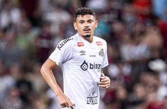 Tiquinho Soares viu a concorrência no ataque do Santos aumentar com a chegada de Gabigol  –