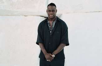 Balotelli está prestes a voltar aos gramados após deixar o Genoa na última temporada –