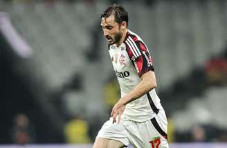 Matías Viña deixa o Flamengo rumo ao River Plate; veja os moldes –