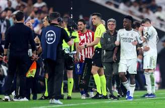 Vini Jr saiu para a entrada de Arda Guler na vitória do Real Madrid sobre o Atlético –