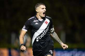 Vegetti se reapresentou ao Vasco na última segunda-feira e realiza pré-temporada com o restante do elenco.