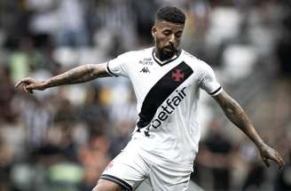 Fotos: Matheus Lima/Vasco - Legenda: Paulinho Paula sofreu lesão grave em sua passagem pelo Vasco