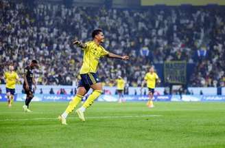 Wesley durante aquecimento do Al-Nassr –