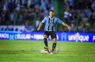 Roger em ação. Ele, Tiaguinho e Arthur foram os melhores neste 4 a 0 fo Grêmio sobre o Avenida,