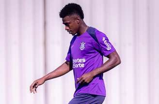 Félix Torres não teve grande passagem pelo Timão –