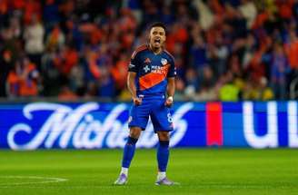 Brenner quer jogar no Vasco e voltar a trabalhar com Fernando Diniz, porém negociação é difícil – Rubens Chiri / saopaulofc.net