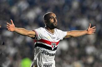 Lucas Moura (São Paulo) celebrando seu gol contra o Vasco, no dia 02.11.2025 