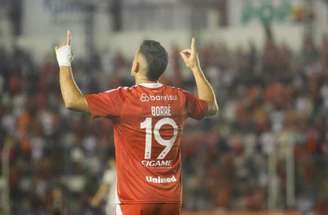 Jogadores do Inter festejam gol no triunfo diante do Monsoon –