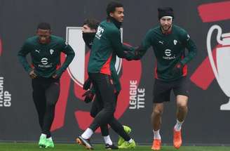 Lecce, desesperado por pontos, viaja a Milão para tentar uma zebra –