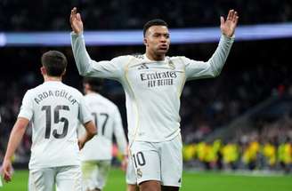 Vini Jr.Mais um jogo discreto.Brasileiro andasem moralcoma torcida do Real Madrid