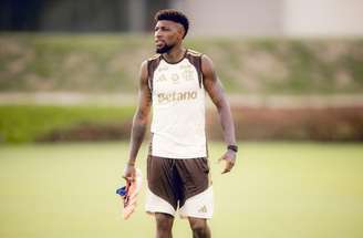 Emerson Royal ainda não engrenou com a camisa do Flamengo; 2026 é o ano? –