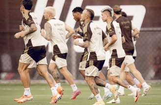 Titulares do Flamengo em treino no Ninho do Urubu –