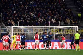 Dia especial! Gabriel Jesus marca os dois gols da vitória do Arsenal sobre a Inter –