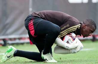 Estreia de Andrew pelo Flamengo só ocorrerá após a inscrição do jogador –