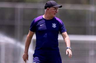 Rodrigo Garro deve ficar no banco de reservas do Corinthians no clássico diante do Santos –