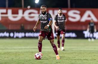 Everaldo comemora gol pelo Fluminense –