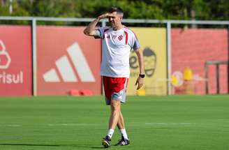 Pezzolano prioriza a construção de um time do Colorado intenso e que pressione o adversário constantemente – Ricardo Duarte/internacional