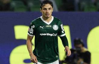 Raphael Veiga é um dos jogadores com mais títulos na história do Palmeiras –