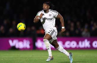 Ryan Pierse/Getty Images - Legenda: Adama Traoré em ação pelo Fulham, da Inglaterra