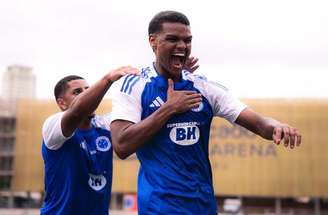 O jogo foi bastante disputado, mas o Cruzeiro foi superior ao São Paulo e mereceu ser campeão.