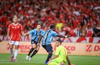 Marcos Rocha foi um dos titulares do Grêmio, que tiveram dificuldades durante o clássico  –