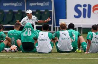 Diretor do Verdão quer abrir espaço no elenco para chegada de novas peças –