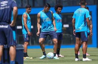 Luís Castro estuda o melhor time que vai estrear no Brasileirão –