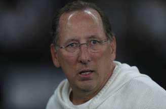 Textor enfrenta o seu pior momento no Botafogo –