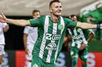 Chapecoense dobra o Santos e estreia com vitória no Brasileirão.