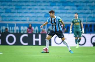 FOTO: LUCAS UEBEL/GREMIO FBPA - Legenda: Kannemann está de volta ao Grêmio após lesão