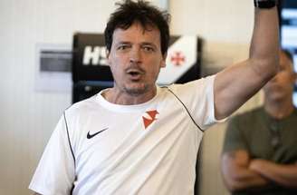 Diniz sofre condenações também por atitudes contraditórias como declarações e cobranças de forma exposta sobre os jogadores –