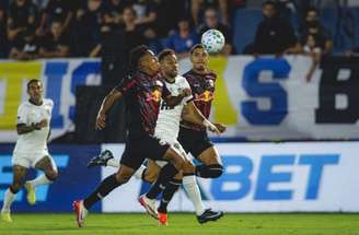 Jogo muito parelho entre Red Bull Bragantino e Atlético Mineiro no Estádio Cícero de Souza Marques –