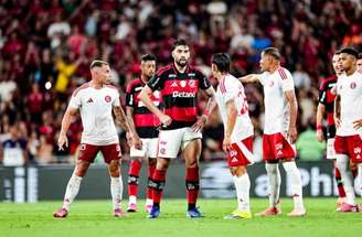 Filipe Luís vive sua pior turbulência no comando do Flamengo –
