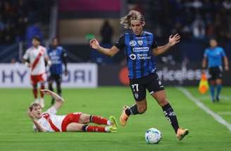 Argentino chega ao Vasco para ser peça de reposição após a saída do seu compatriota Vegetti e brigará pela titularidade com Brenner –