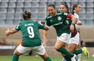 Bia Zaneratto celebra gol na final da Supercopa do Brasil entre Palmeiras e Corinthians –