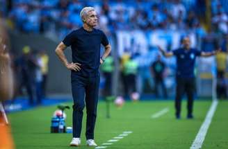 Luís Castro fez uma autocrítica ao fim da vitória gremista –