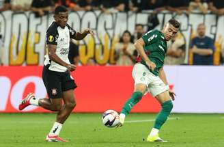 Andreas Pereira cavou marca do pênalti antes da cobrança de Depay no dérbi –