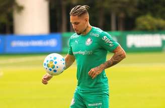 Andreas Pereira em ação no treino do Palmeiras desta terça-feira (10) –