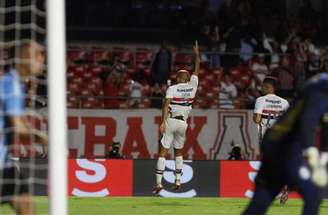 Lucas marcou um dos gols do São Paulo na vitória contra o Grêmio –