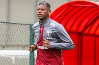 Arboleda viaja ao Equador e não tem prazo para voltar ao São Paulo –