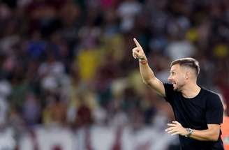 Botafogo passa por turbulência. “Vocês estão vendo o que está acontecendo”, lembra Anselmi  –