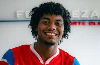 Gabriel Fuentes em ação pelo Fluminense na temporada de 2025 –