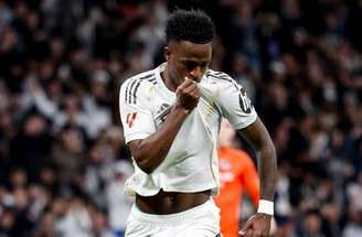 Real celebra. Afinal, fez 4 a 1 na Real Sociedad. Assim, assume, pelo menos até segunda-feira, quando o Barça vai a campo. Reprodução/ Instagram