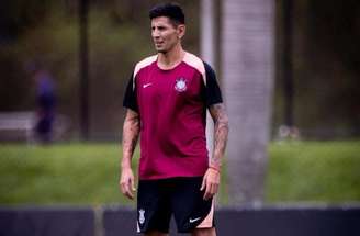 Dorival prega cautela para usar dupla de reforços do Corinthians –