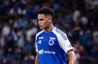 Kauã Prates durante treino da Raposa –