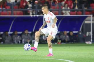 Alan Benítez em campo pelo Internacional –
