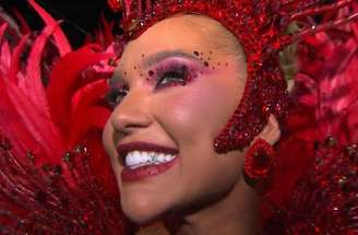 Virginia foi pela primeira vez rainha da bateria da Grande Rio.