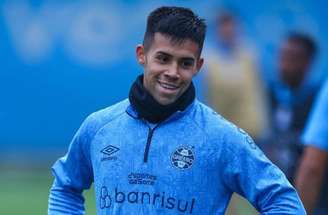 Aravena perdeu espaço com o técnico Luís Castro –